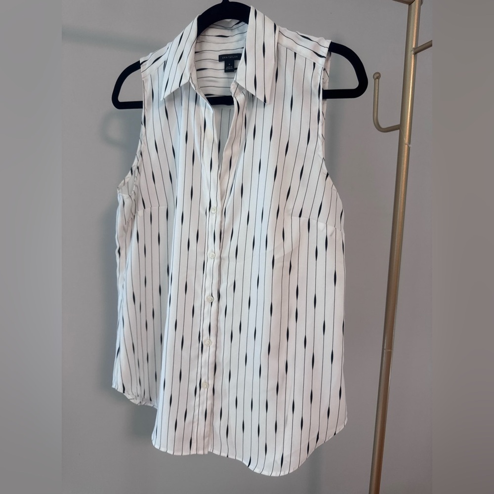 Ann Taylor White Sleeveless Button Down Shirt